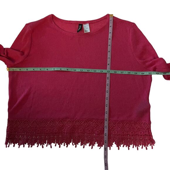 Divided by H&M Fuchsia Pink Crochet Hem Sweater Size Medium - Picture 7 of 7